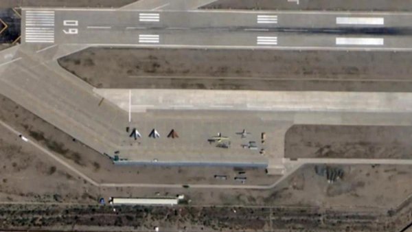 牛客栈策略 歼20携无人作战群亮剑，美媒赞叹世界首创，印媒：就是针对印度